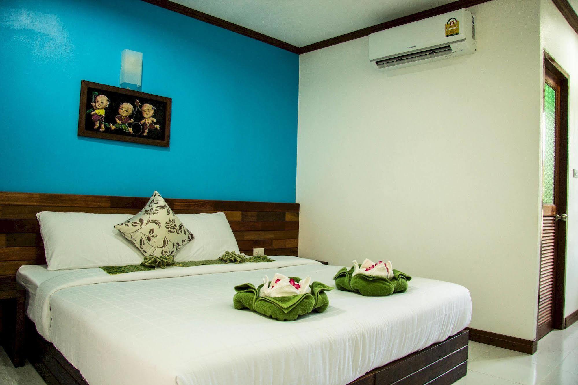Cha-Cha Hotel Koh Lanta Bagian luar foto